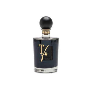 Nero Divino with Sticks